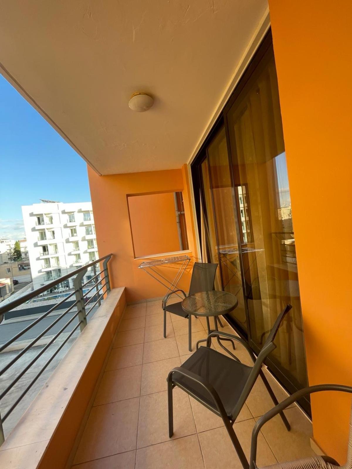 Vip Resort Apartment On Makenzie Beach Larnaca Bagian luar foto